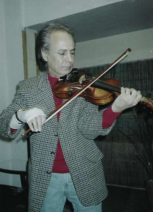 سیاوش زندگانی