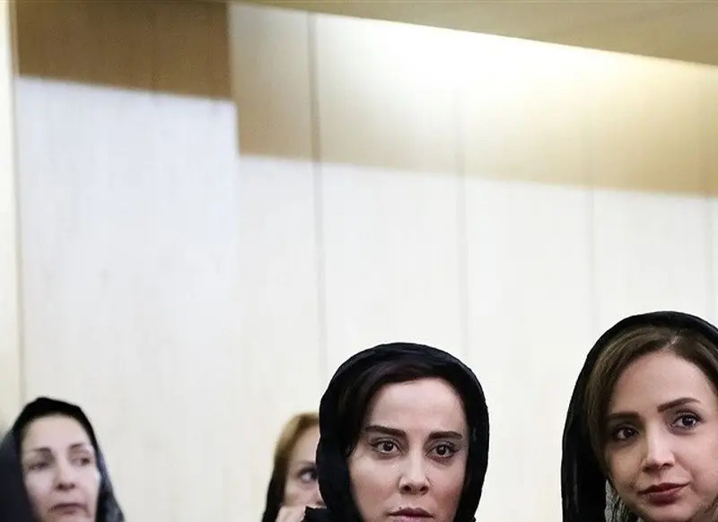 آلبوم عکس تلخ مراسم ختم پدر لاله و ستاره اسکندری