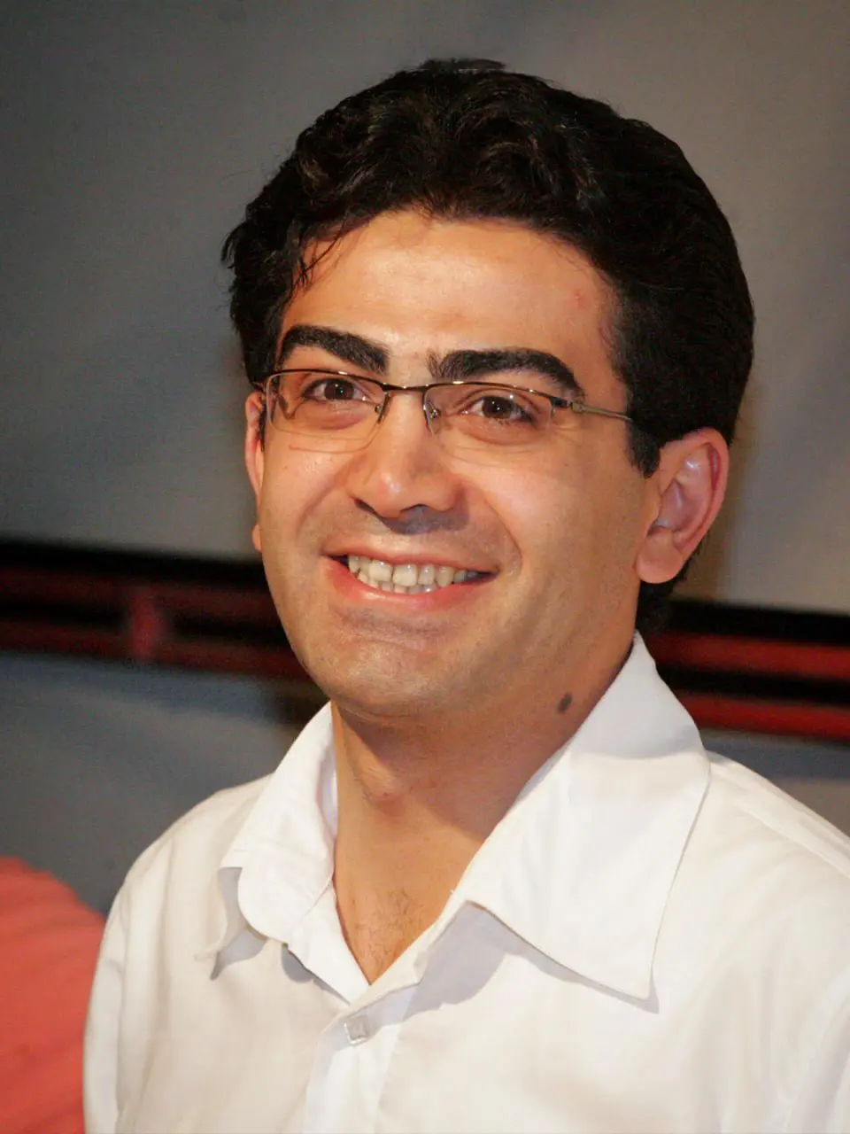 فرزاد حسنی