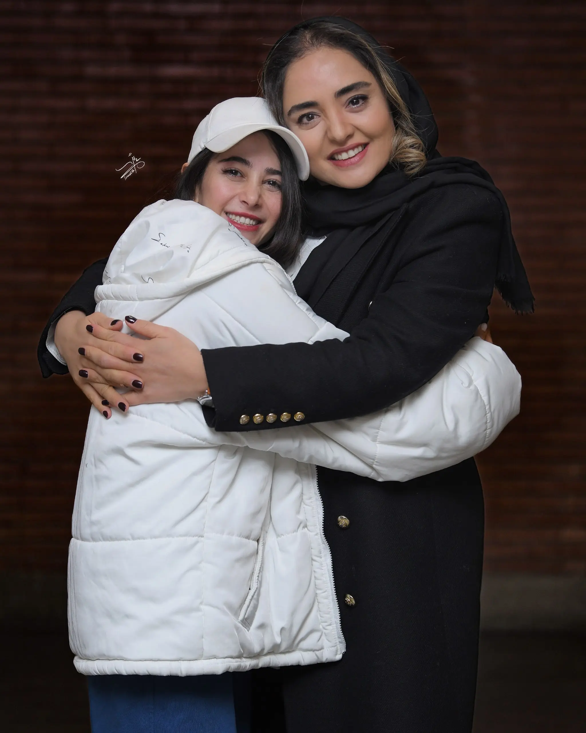 الناز حبیبی و نرگس محمدی