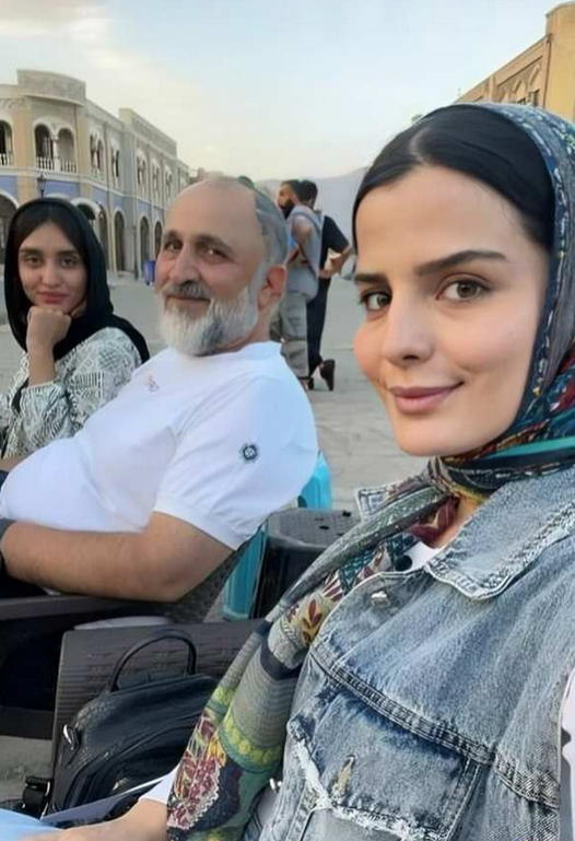 غزاله اکرمی