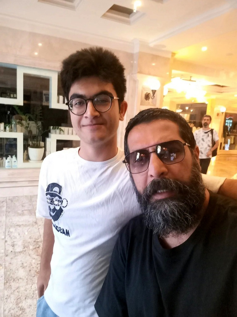 yasin__iranian__1756668673_3711528302713872190_45375818444_11zon