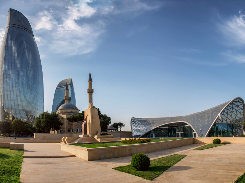 baku-train-1