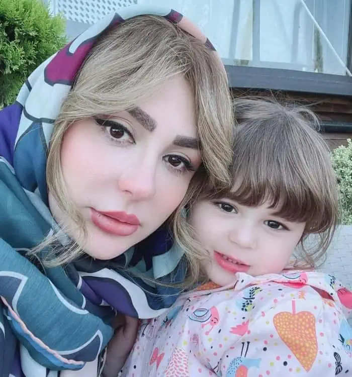 نیوشا ضیغمی و دخترش لنا
