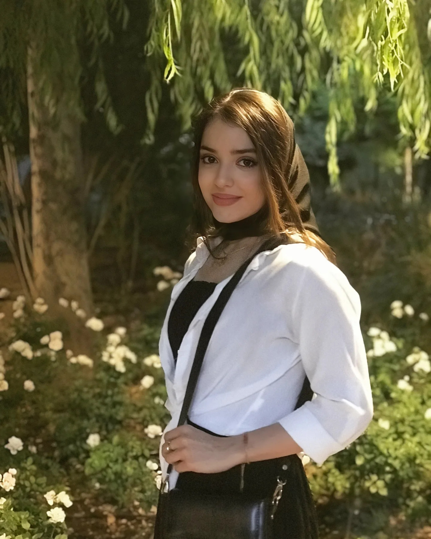  مژده شعبانی
