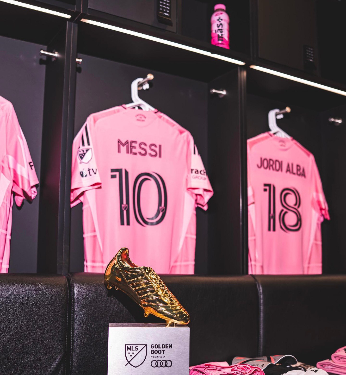 photo_2025-11-09_14-04-35