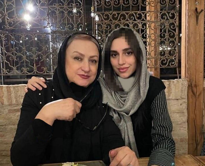 رونمایی از نوه‌های خارجی و خوش سیمای مریم امیرجلالی