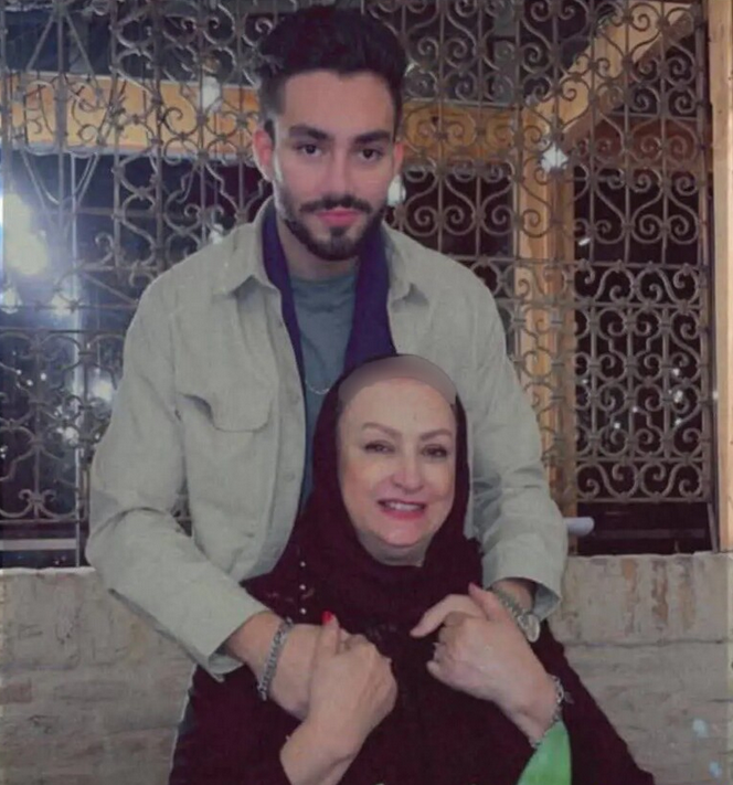 رونمایی از نوه‌های خارجی و خوش سیمای مریم امیرجلالی