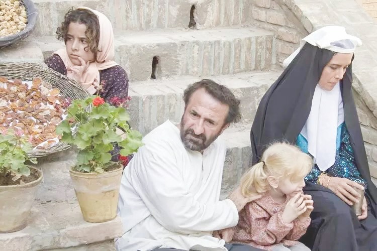 مهران رجبی فیلم سینمایی خانه پدری 