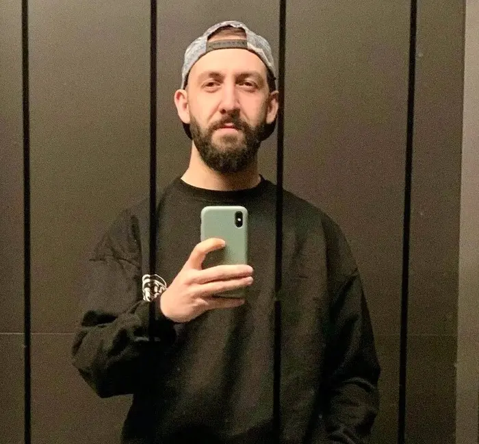 PunVScQzfwJ4