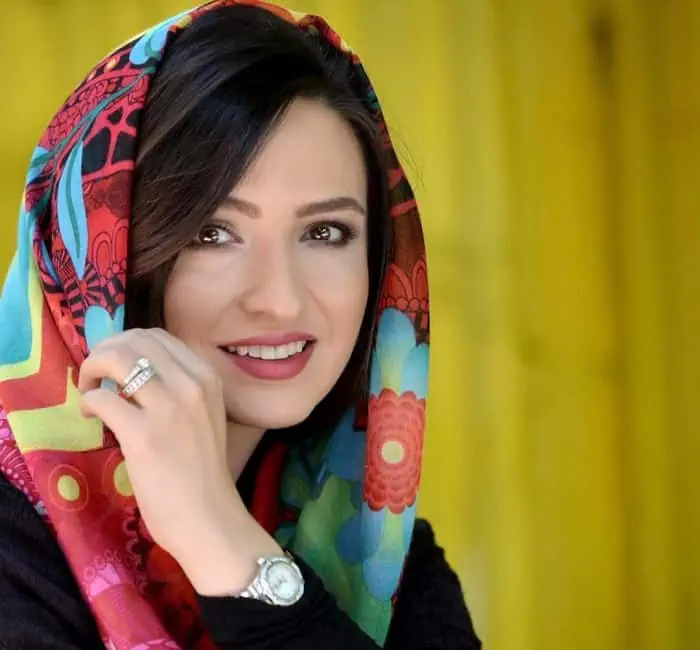 گلاره عباسی