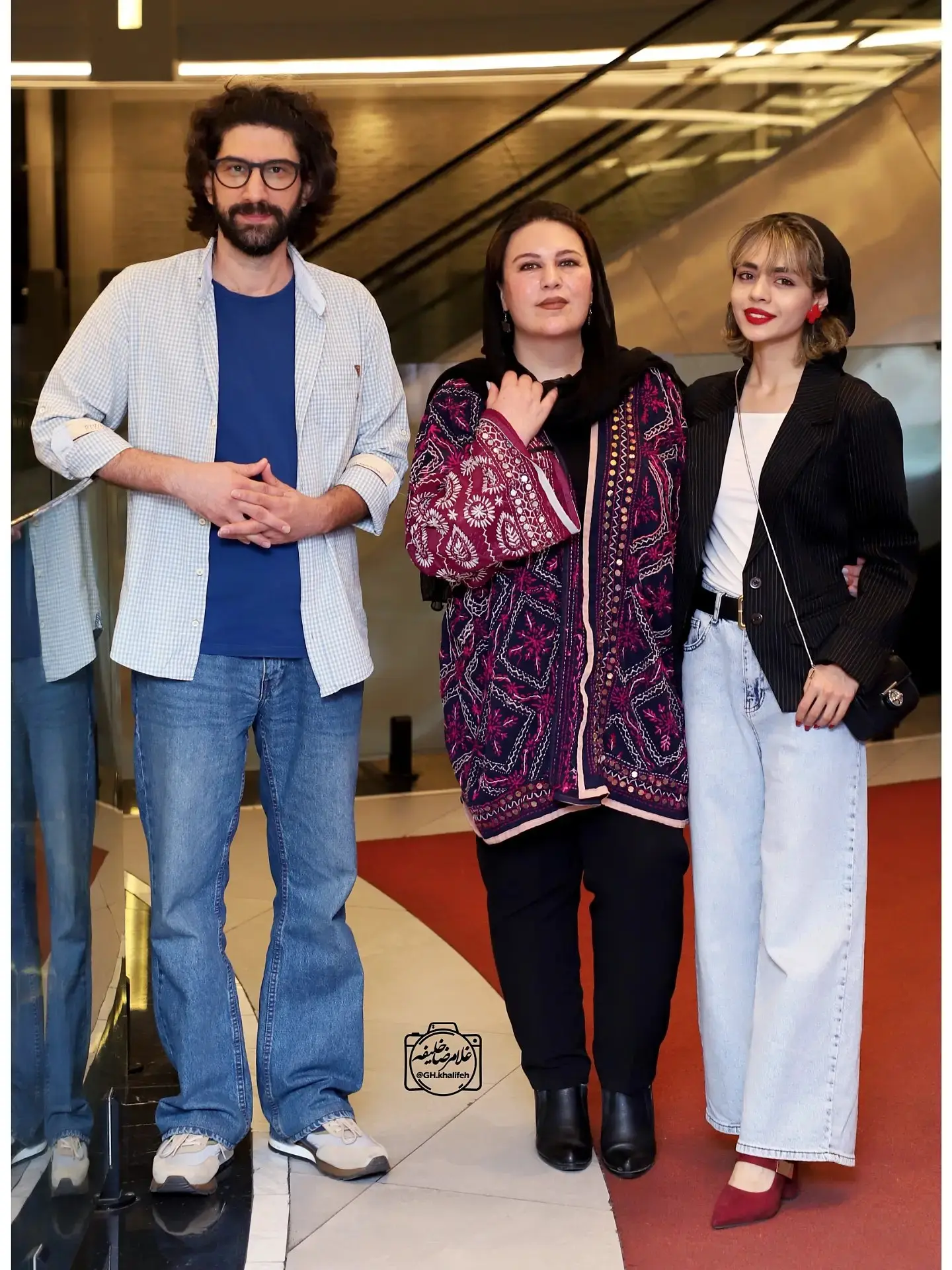 اکران فیلم سقف