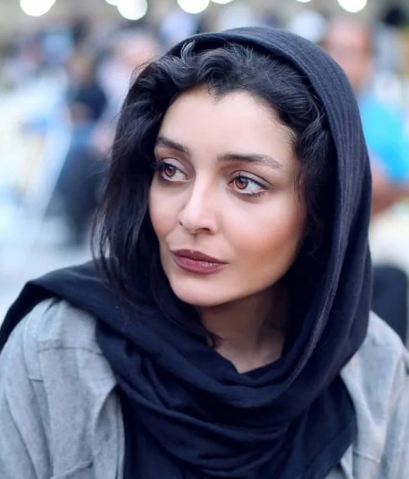 ساره بیات
