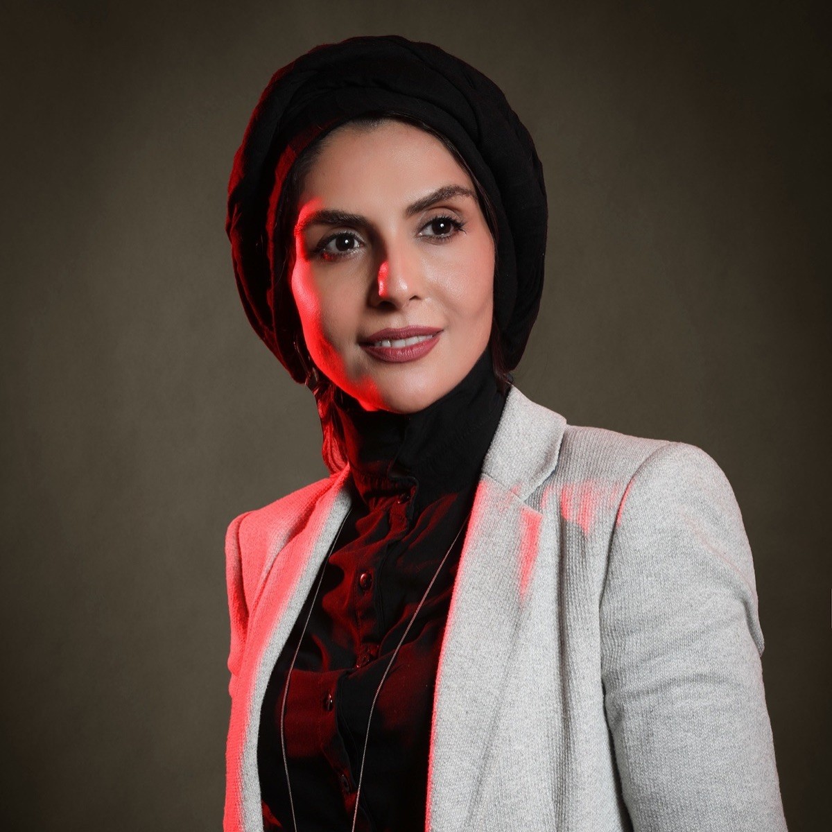 بازیگر شری نامزد ارسطو در پایتخت 7 کیست؟+ عکس های شخصی و بیوگرافی شیوا