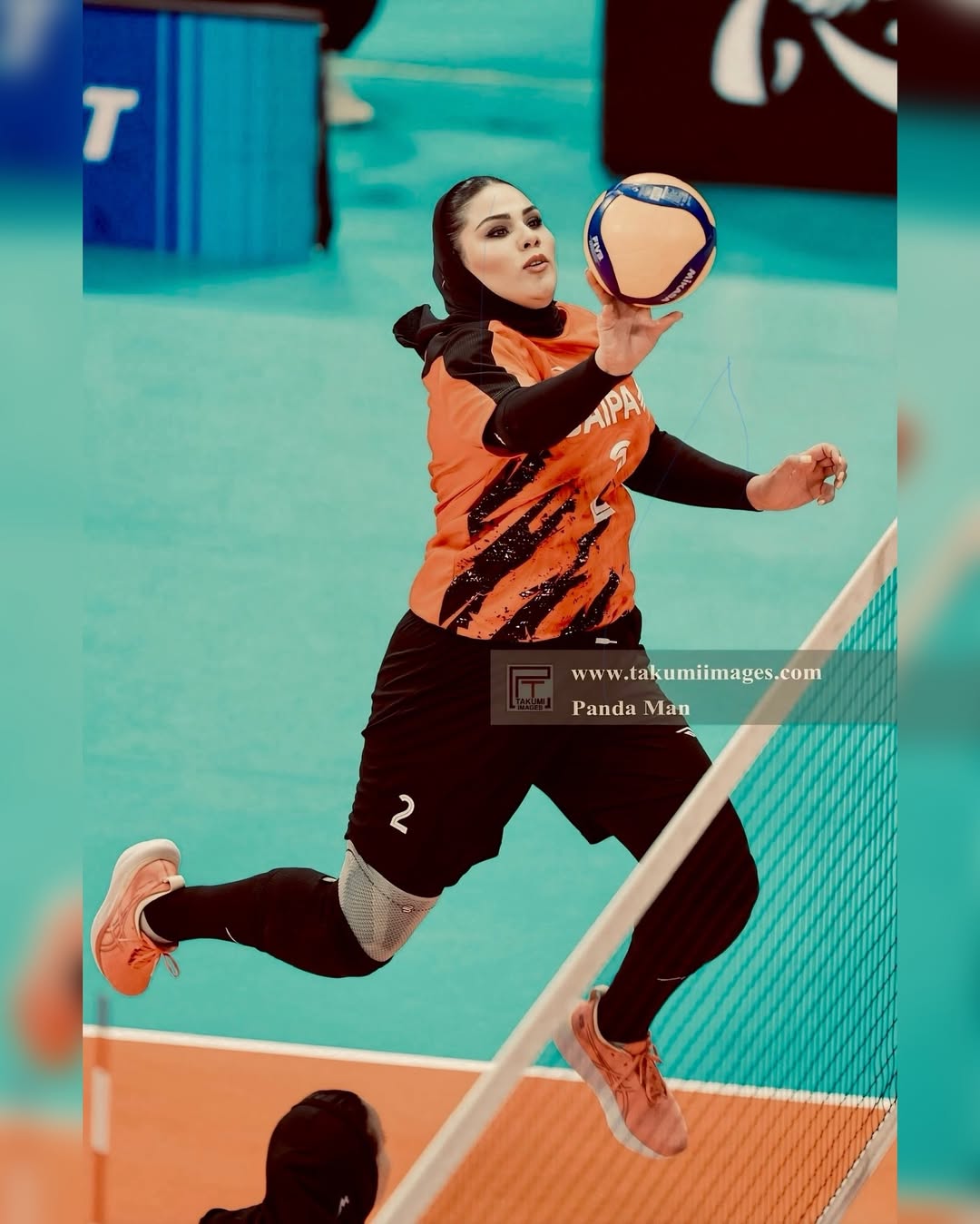 مونا (1)