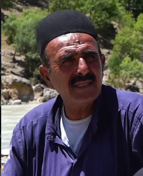 یییی