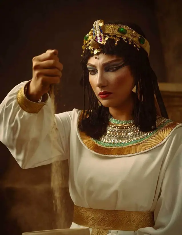 محیا دهقانی