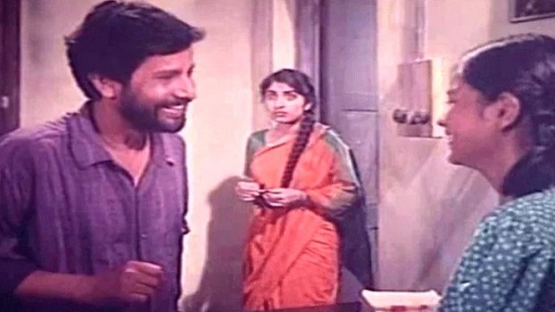 2. آتش لمس کننده (Aguner Poroshmoni- 1994)