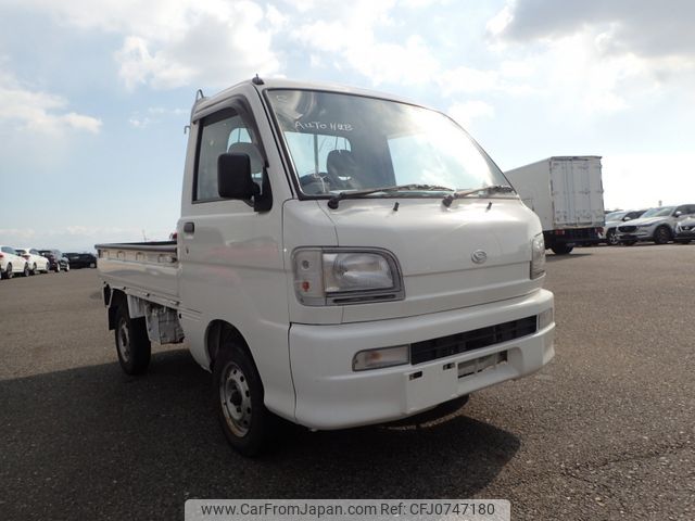 car_74eb3e45-8e8a-42d5-94b4-b216a42940d1_640_0