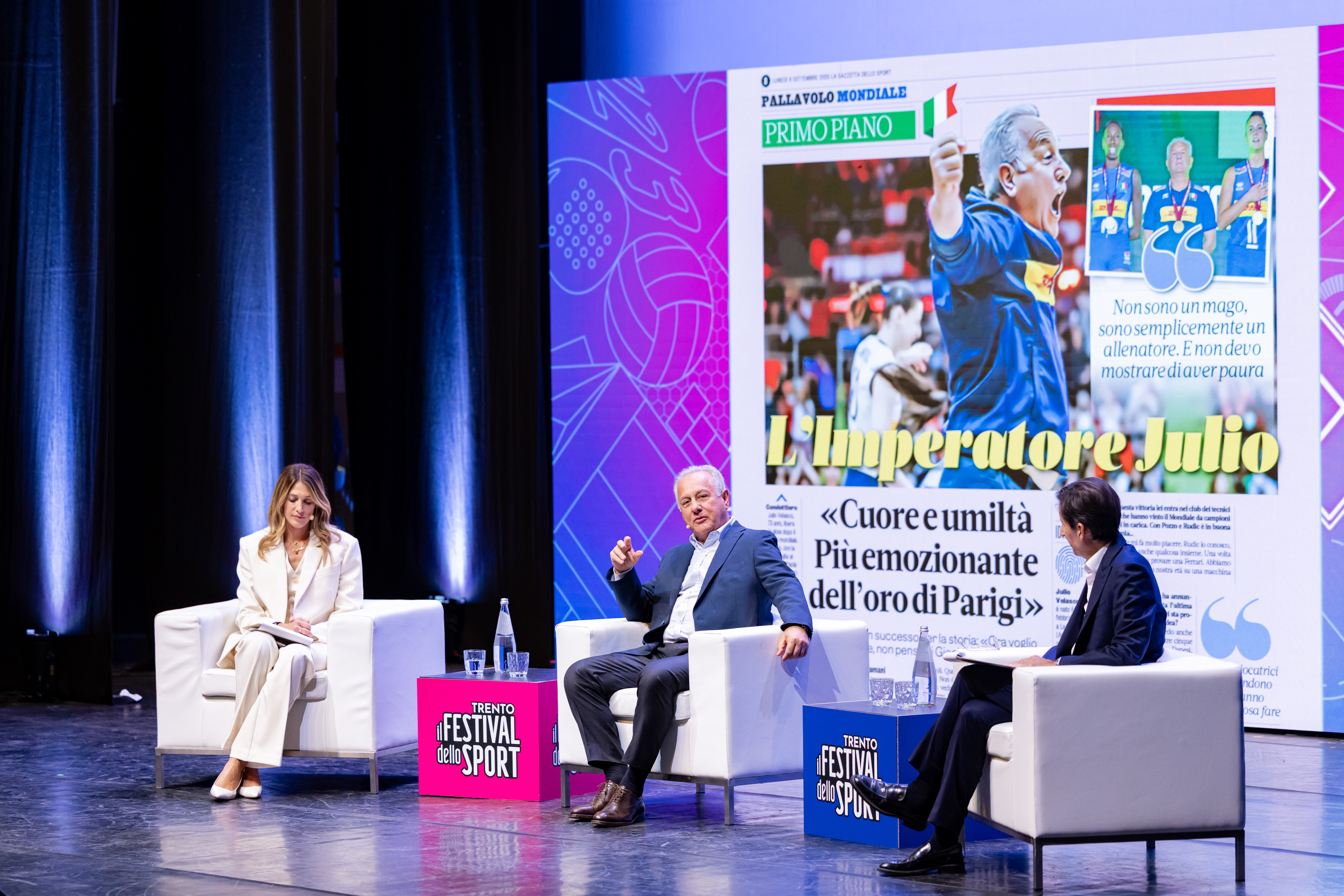 LE-INVINCIBILI-Nella-foto-Rachele-Sangiuliano-Julio-Velasco-Gianni-Valenti