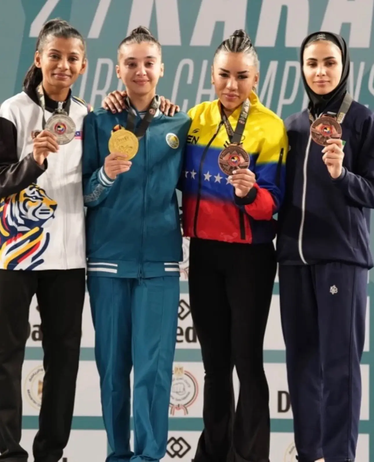 photo_2025-12-08_22-14-04