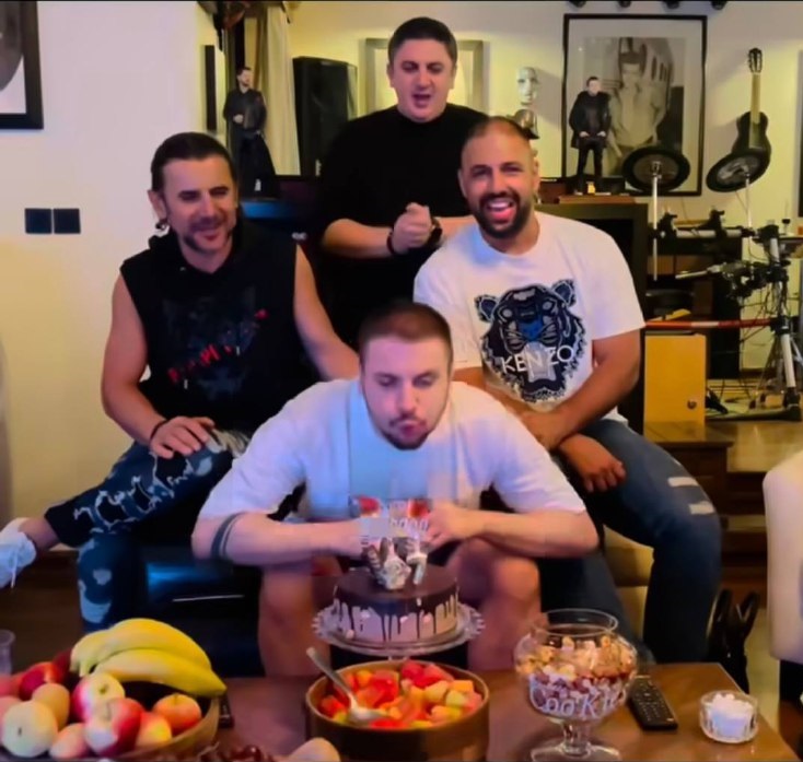 22