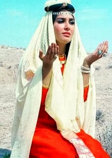 آفرین عبیسی