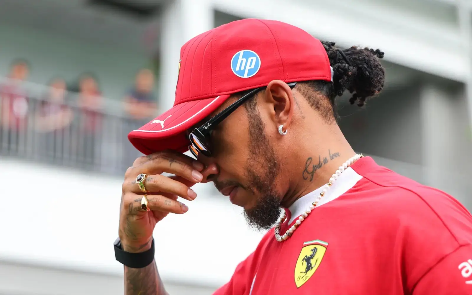 cea4e329-lewis-hamilton-22112025_11zon