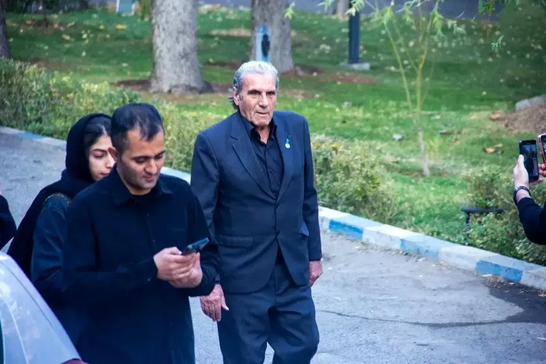 faranemaa_1763152975_3765921729513126207_10095261630_11zon