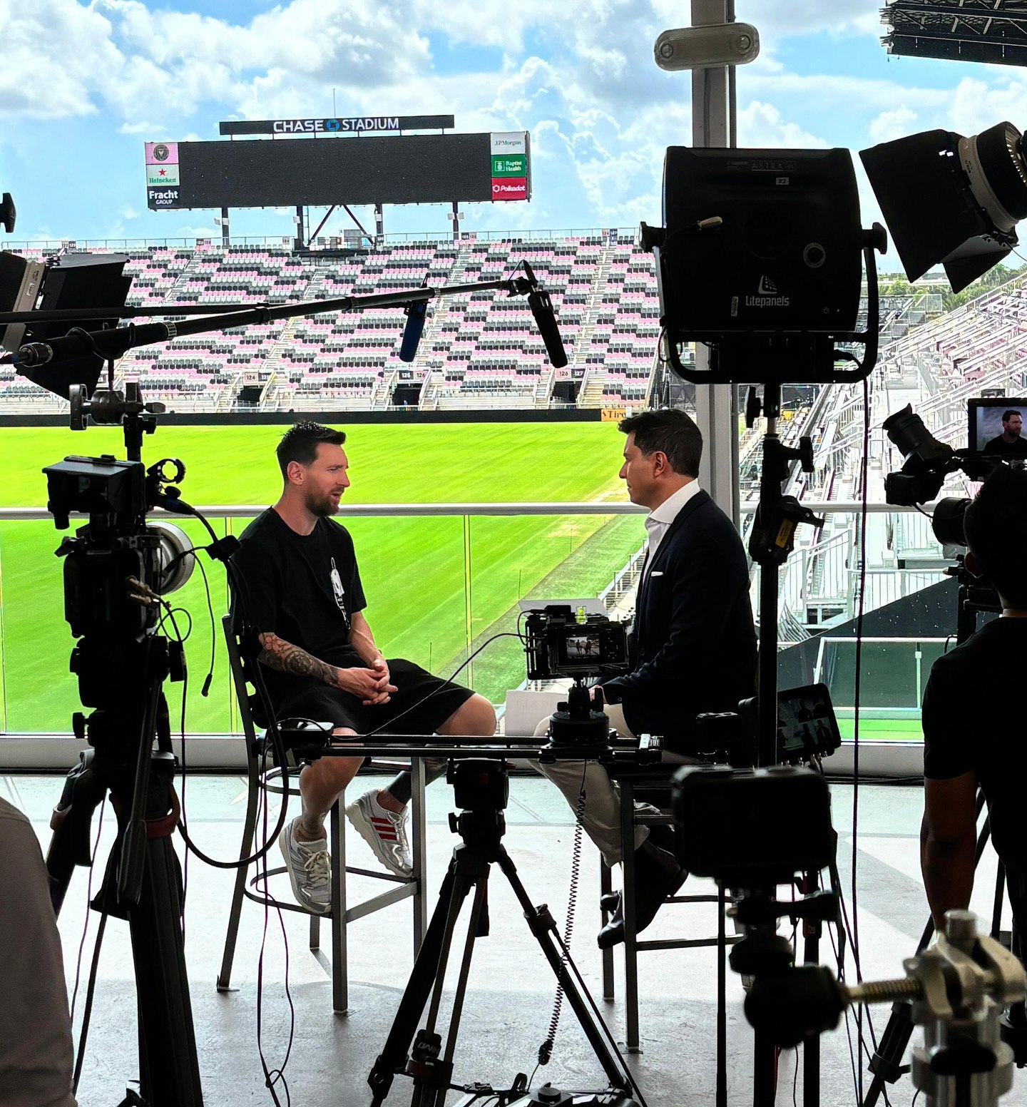 photo_2025-11-09_14-04-17