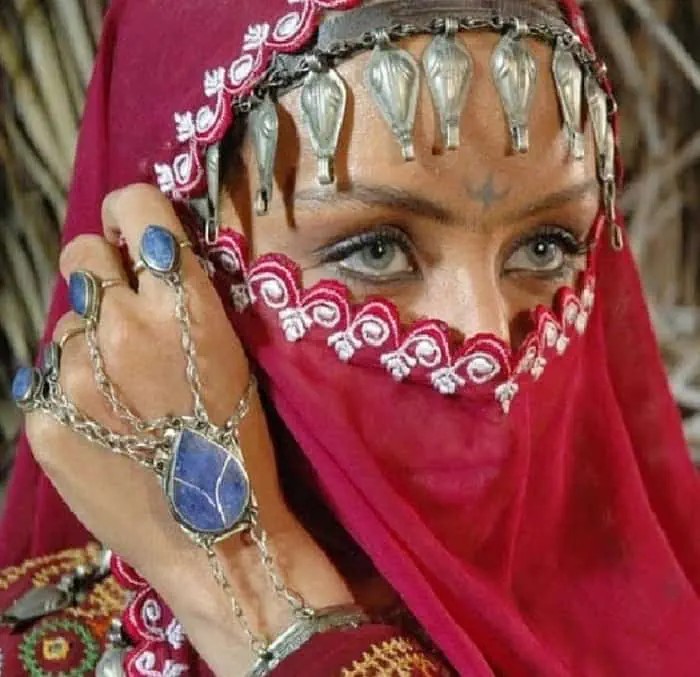 گریم حدیث فولادوند در فیلم گاهی واقعی