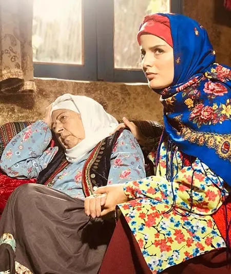 biography-ghazala-akrami03-11