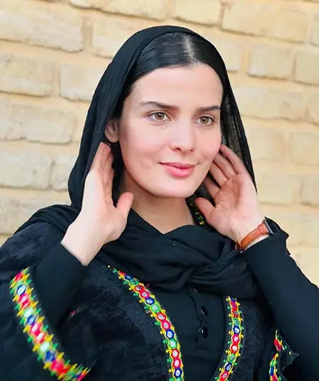 biography-ghazala-akrami03-4