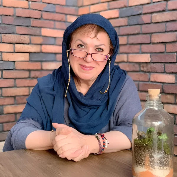 زهره شکوفنده