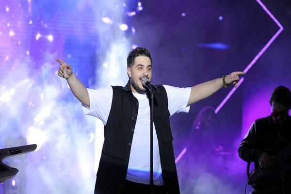 Biography-of-Aron-Afshar