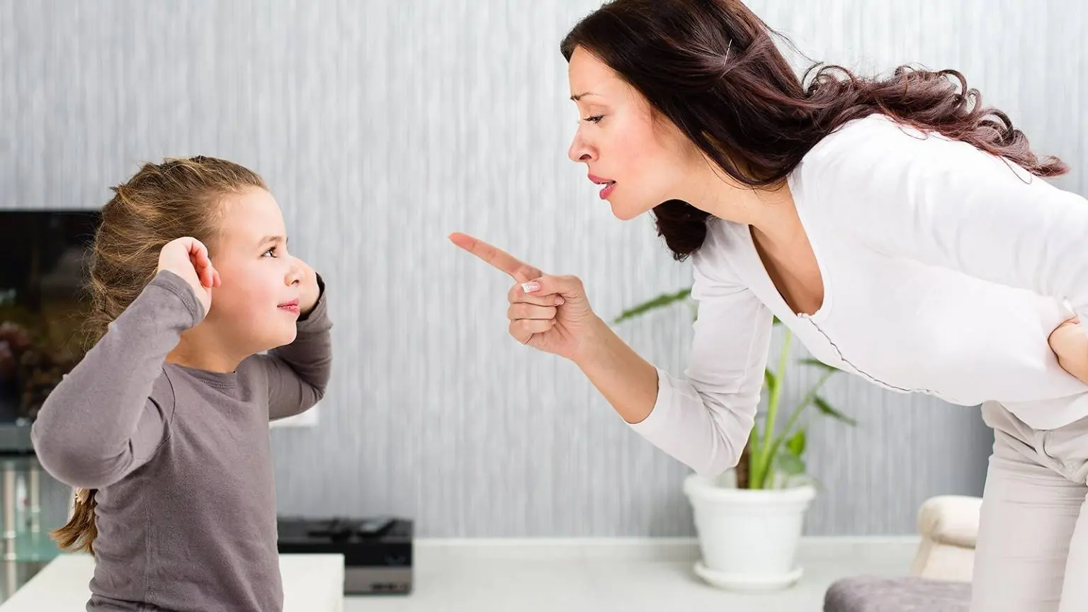 تربیت و خانواده | والدین چطور با افت تحصیلی فرزندشان برخورد کنند؟