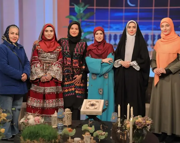 بیوگرافی هانیه مومنیان مجری شبکه آی فیلم