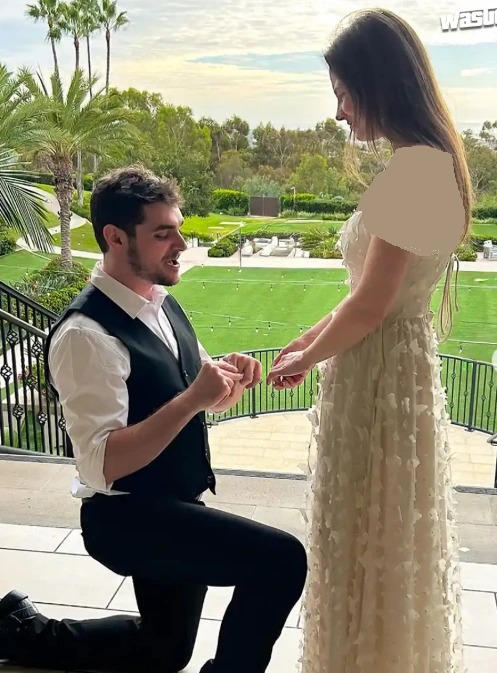 rj-mitte-engaged-3
