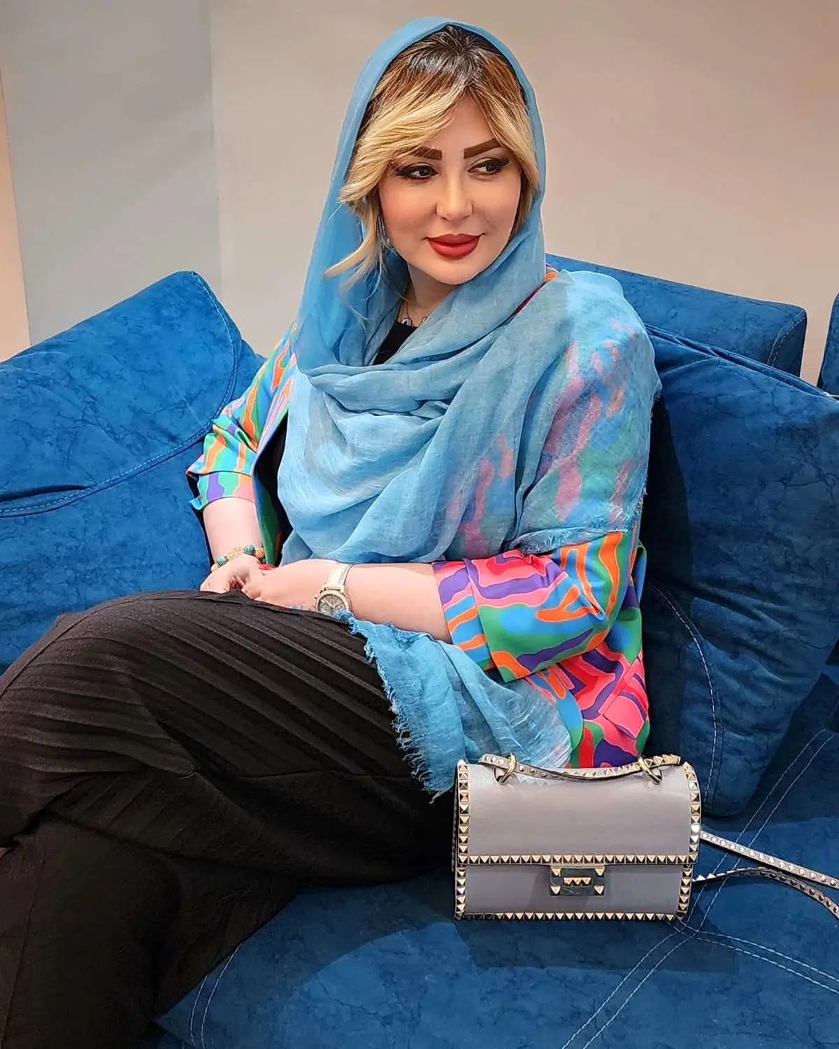 نیوشا