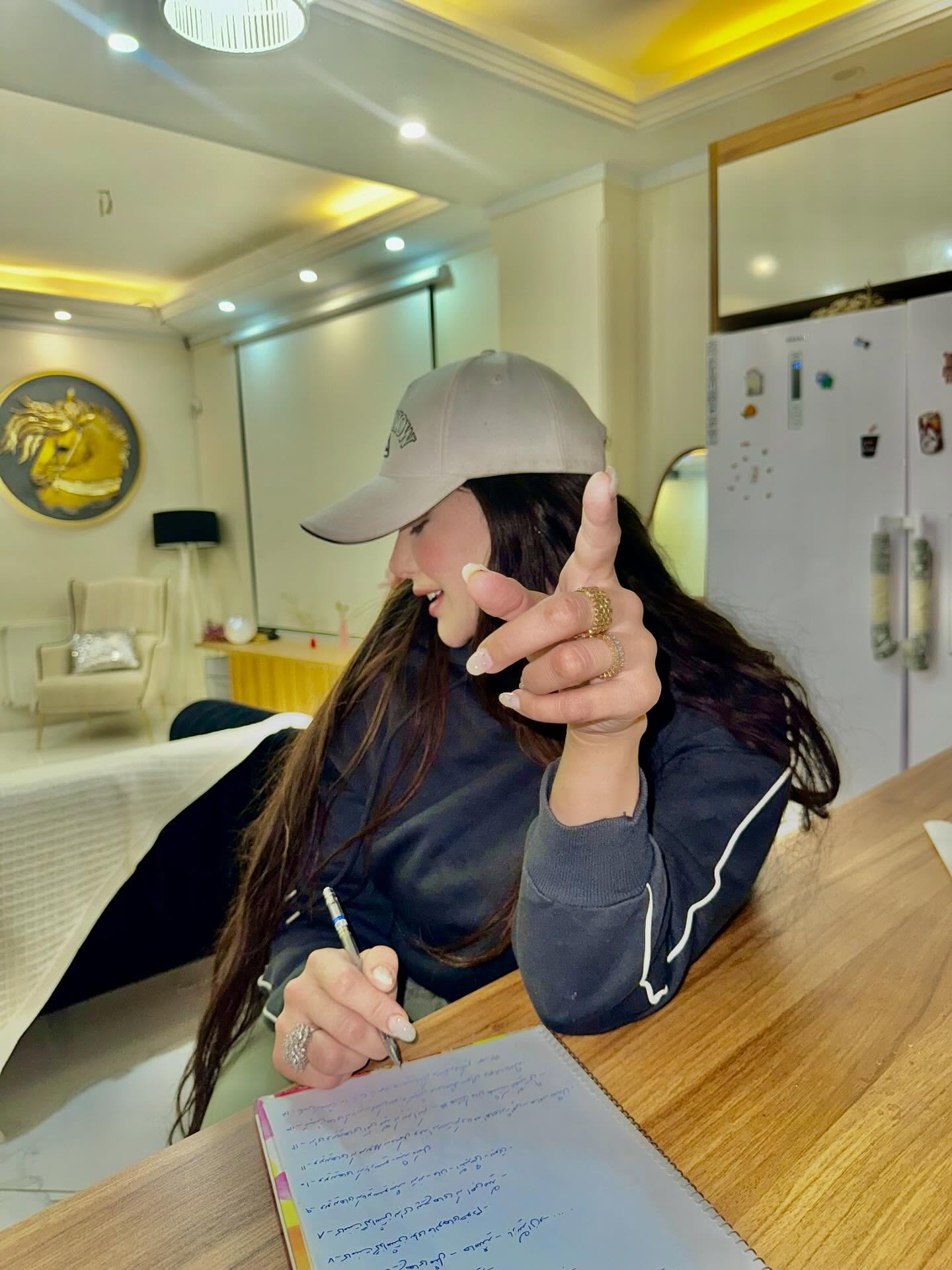 photo_2025-11-04_23-31-23