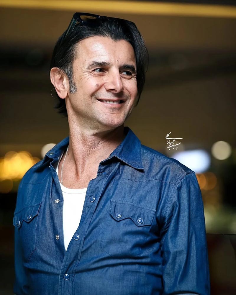 عکس روز |  تینا آخوندتبار کنار دریا، شیرین نون خ با استایل خانومانه و امین حیایی با پیراهن لی 