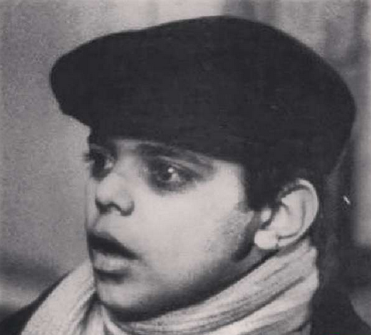 شاهد احمدلو
