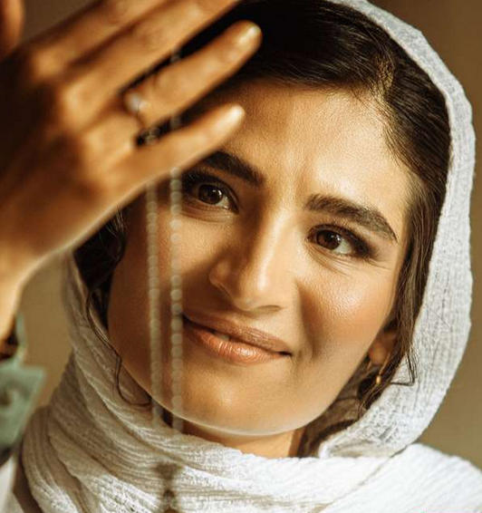 سحر گلدوست