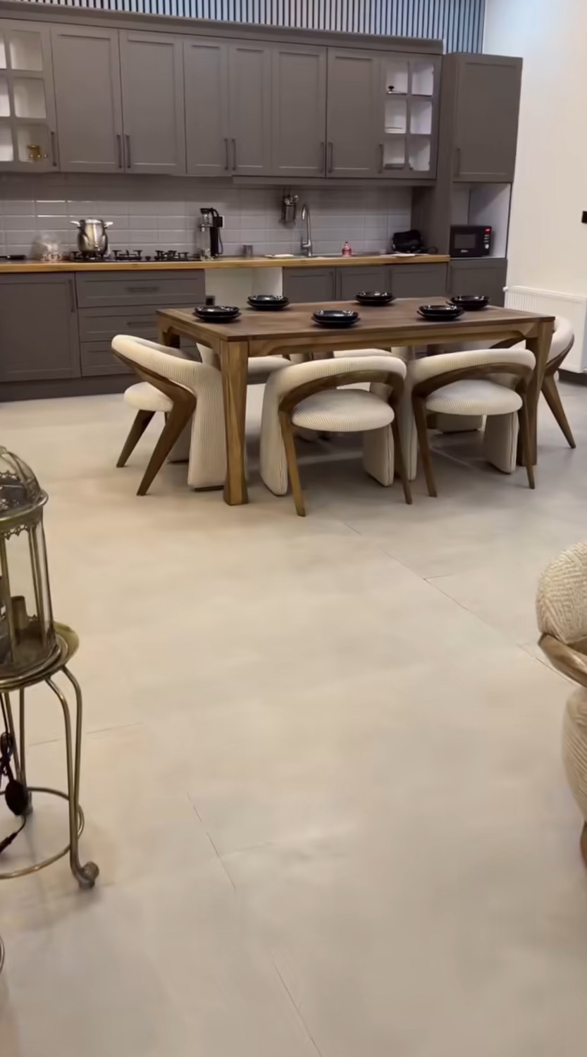 da6a09df-4423-40c9-9d0c-241188b43e89