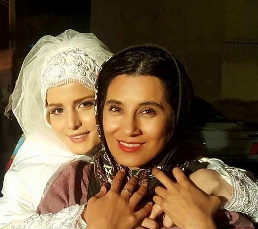 غزاله اکرمی