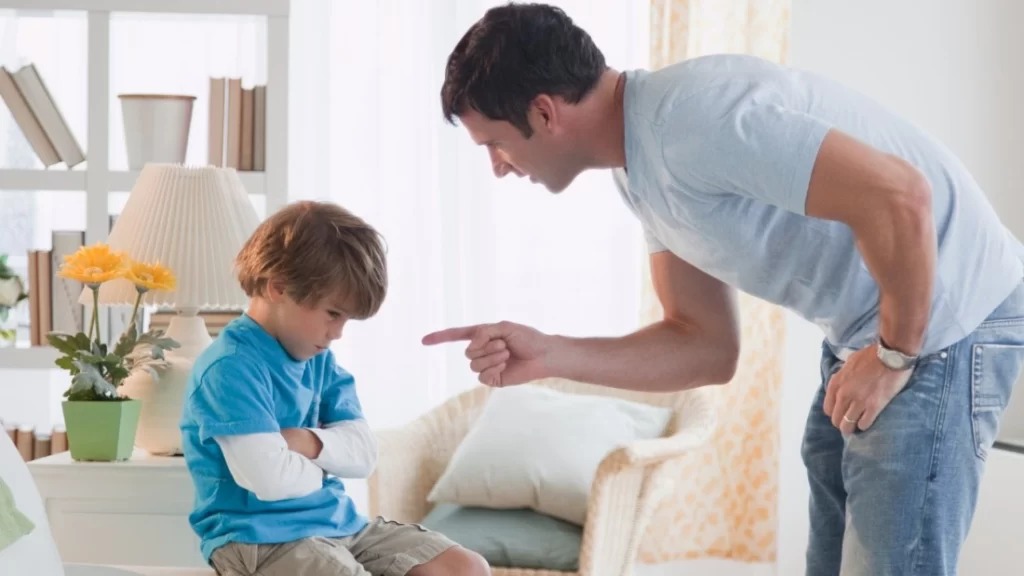 تربیت و خانواده | اگر فرزندمان از امتحان می ترسد، چگونه به او کمک کنیم؟