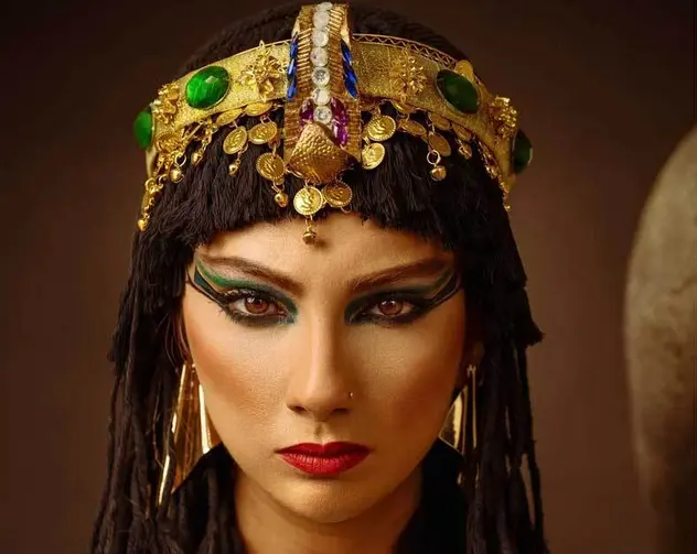 محیا دهقانی