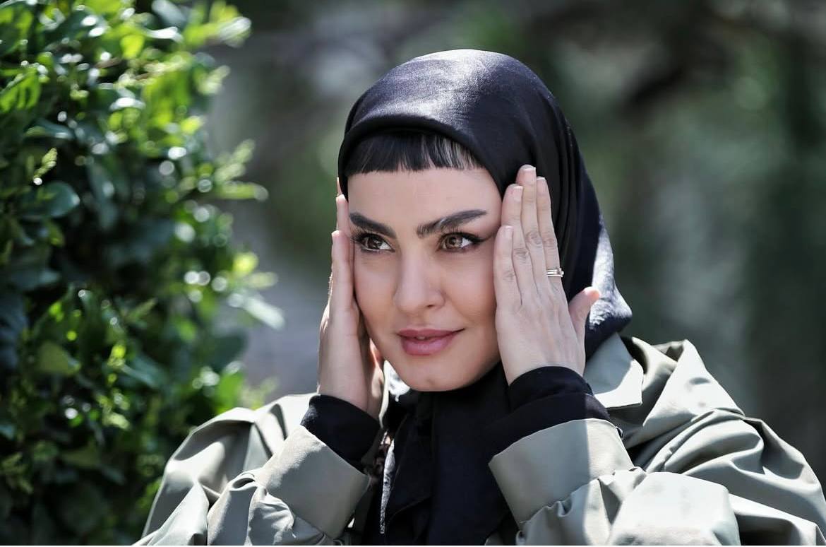 دنیا فتحی