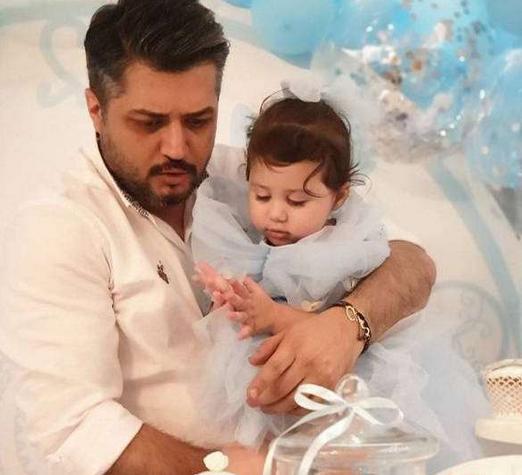 پندار اکبری