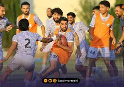 تمرین متفاوت استقلال؛ فوتبال آمریکایی در برنامه آبی‌ها!